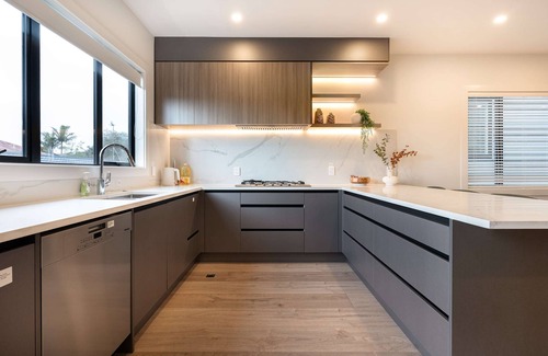 Greenlane Condo | Lux 4B Holiday House in Greenlane - ASBshowgrounds
