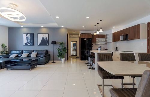 District 4 Apartment | Lux-4br/FreePool/Riverside/BUIVIEN/D4-D@Centercity