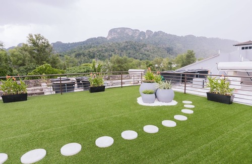 Taman Melawati House | Lux 6BR Home Private Rooftop Garden Kemensah KL