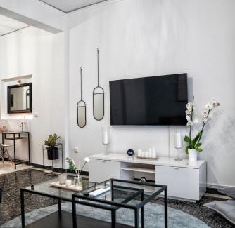 Petralona Apartment | Lux apartment near Acropolis! in the Heart of Athens