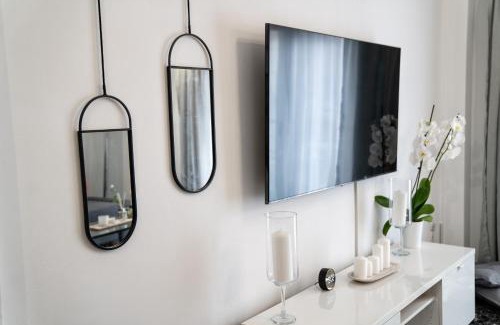 Petralona Apartment | Lux apartment near Acropolis! in the Heart of Athens