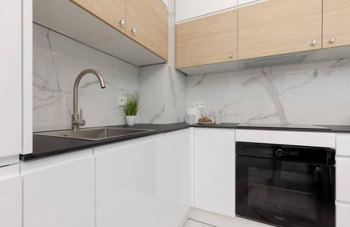 Wilanow Apartment | Lux Apartment with Balcony | Garage | 4 guests