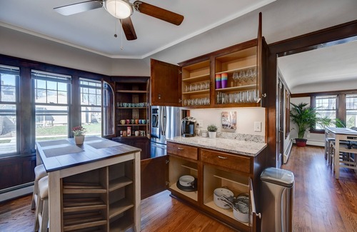 Bay View House | Lux Bayview Nest: Near Downtown