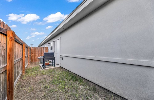 Weslaco Condo | Lux Condo in charming Weslaco with WiFi. Unit 3 K/Q