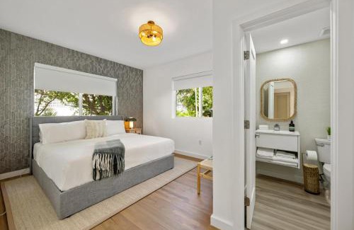 West Avenue Apartment | Lux Designer Apt 2BR and 2BA in the Heart of MIA Beach