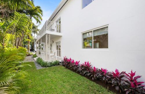 West Avenue Apartment | Lux Designer Apt 2BR and 2BA in the Heart of MIA Beach