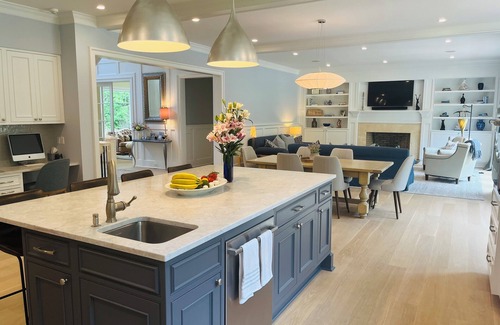 North Haven House | Lux Designer Home- 6 Ensuite Beds, Salt Pool, Media Room, 2 Week Min Rental Only