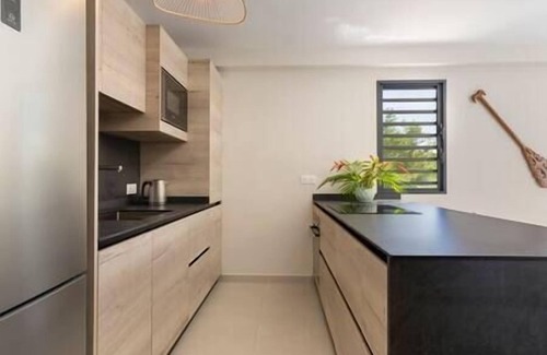 Punaauia Apartment | Lux Mare with Concierge