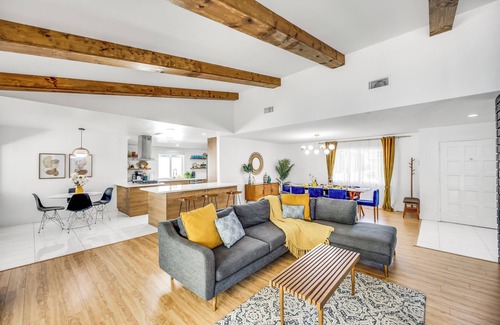 Patton House | LUX Modern Home w Pool/Jacuzzi Game 5 min 2 Casino