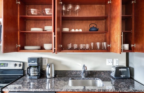 Mount Vernon Triangle Apartment | Lux Mount Vernon 1BR w/Gym & Pool near Convention Center, by Blueground