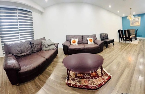 Rathwood House | LUX VAC HOUSE SHORT/LONG RENTAL SQ1 HEART OF MISSISSAUGA ON-CANADAnPEARSON APT