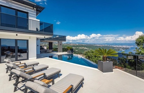 Pobri Villa | Lux villa w/pool and jacuzzi above Opatija