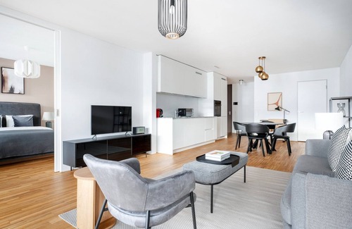 Wollishofen Apartment | Lux Wollishofen 2.5 Room w/W/D & Storage, 2 min to Market, by Blueground