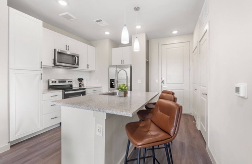 Windsor Park Apartment | Luxe 1bd Apt, 24hr Gym &Pool
