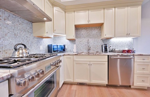 Wyoming Apartment | Luxe 1BR Suite | Unique Culinary + Adventures