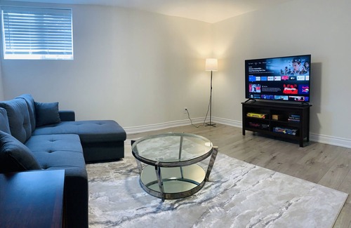 London House | Luxe 3-bedroom unit in North London, close to Masonville and Western University