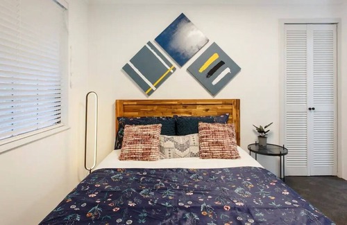 Marangaroo House | Luxe 3BR: A Holiday Retreat near to Beaches and Golf Course!