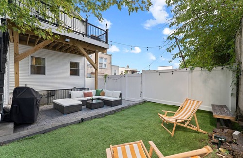 Greenville Apartment | Luxe 3BR Backyard Zen [25 min to NYC] [Sleeps 10]