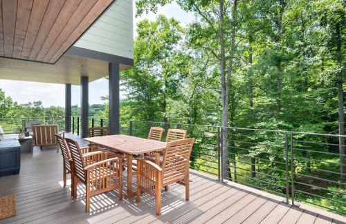 Alexander House | Luxe 5BR with Home Theater, Pool Table and Firepit