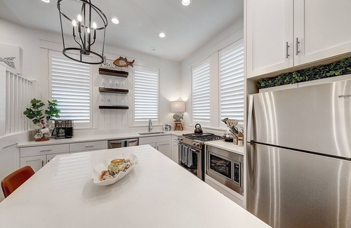 Port Aransas Cabin | Luxe Barefoot Bungalow in Palmilla, steps to the beach with golf course views