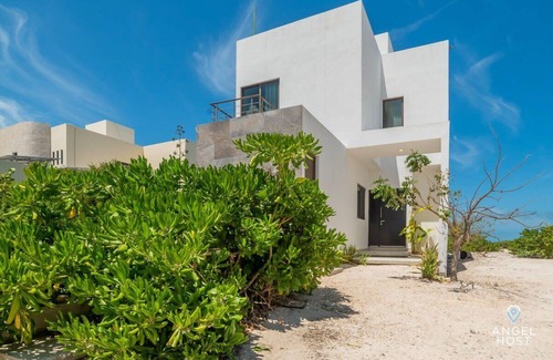 Progreso Municipality House | Luxe Beachfront Villa, Private Pool & Beach Access