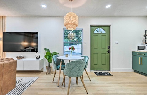 Limona Improvement Cottage | Luxe Brandon Oasis w/Private Pool & Hot Tub!