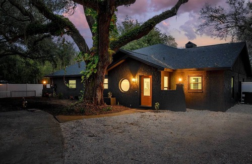 Limona Improvement Cottage | Luxe Brandon Oasis w/Private Pool & Hot Tub!
