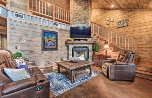 Broken Bow House | Luxe Broken Bow Cabin with Tesla Charging Station