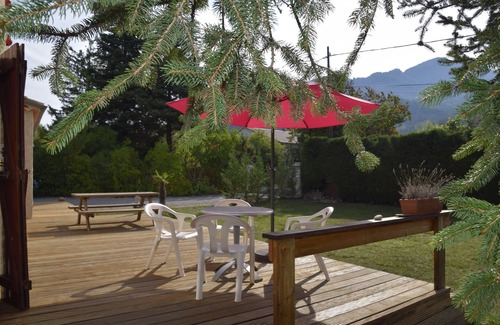 Castellane Villa | Luxe Bungalow met Veel Privacy en Grote Omheinde Tuin Nabij het Centrum