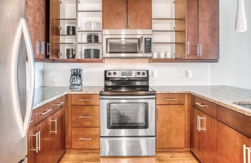 Cherry Creek Apartment | Luxe Cherry Creek 1BR w/ Sauna & Theater, near shopping, by Blueground