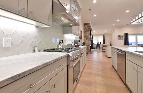 Wyoming Apartment | Luxe & Comfort 3BR Suite in Picturesque Woodlands