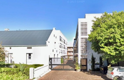 Stellenbosch Apartment | Luxe Designer Stellies Studio in Historic Stellenbosch