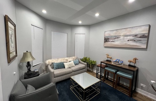Greater Grand Crossing House | Luxe Duplex, Long/Short Stay, Free Park, Quick Hwy Access, 10 min to Gold Coast