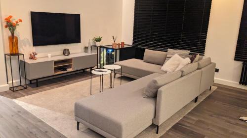 South Antwerp Apartment | luxe en authenticiteit