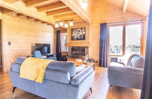 Le Chambon-sur-Lignon House | Luxe et détente : Lodge avec SPA privatif et accès piscine, golf, et aire de jeux. - FR-1-582-39