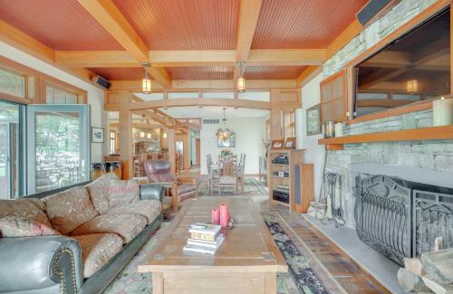 Middle Hope House | Luxe Family Home on Orange Lake with Private Dock!