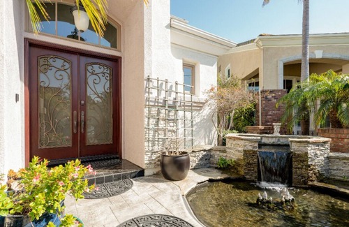 San Diego House | Luxe family home w/116 inch theatre, near beach w/private yard & EV chargers