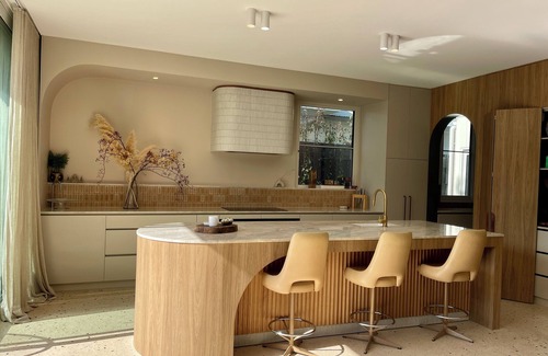 Brunswick East House | Luxe Family-sized home w Pool