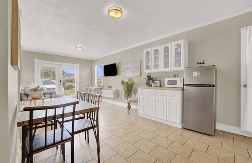 Lynn Haven House | Luxe Guest Suite Near The Emerald Coast of PCB