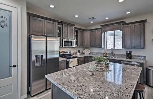 Sunridge Estates House | Luxe Home w/OHV Access, 5 Mi to Lake Mohave!