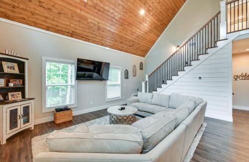 Cub Run House | Luxe Kentucky Cabin Rental about 36 Mi to Mammoth Cave