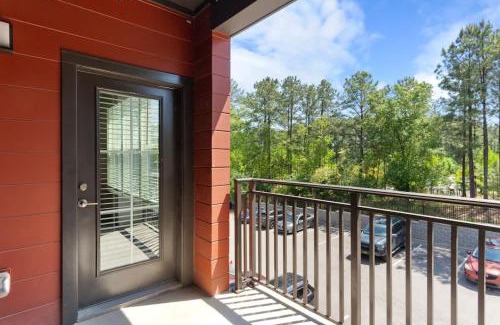 North Raleigh Apartment | Luxe King 2 Bedroom Suite in North Raleigh