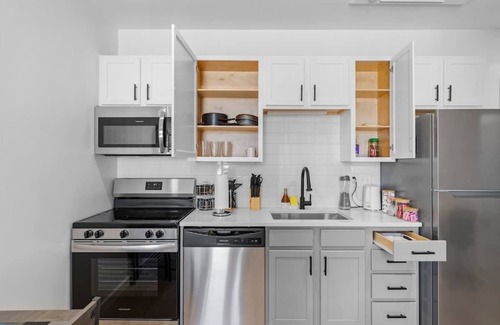 Charlotte Apartment | Luxe King 2BR Suite in South End Charlotte!