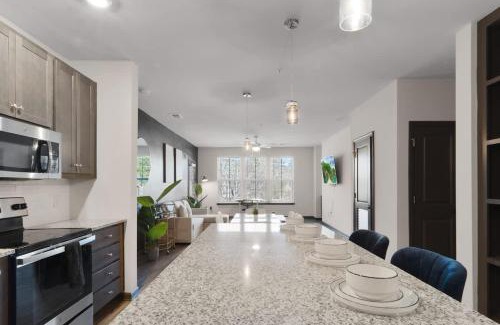 North Raleigh Apartment | Luxe King 3BR Suite North Raleigh