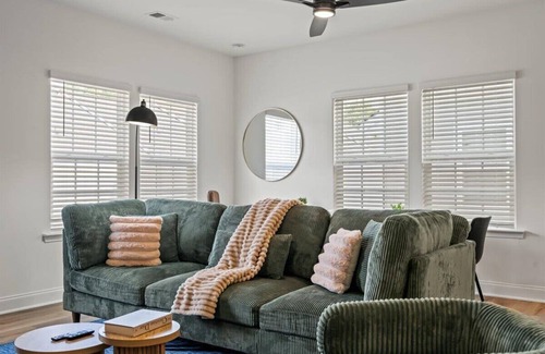 Paw Creek House | Luxe King 3BR Townhouse Mins to Uptown Charlotte!