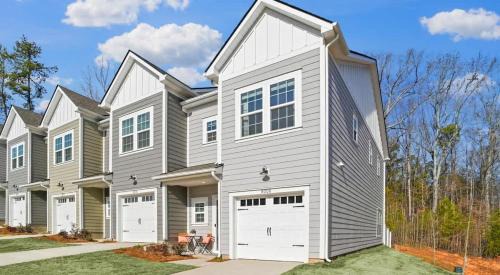 Paw Creek House | Luxe King 3BR Townhouse to Uptown Charlotte NC