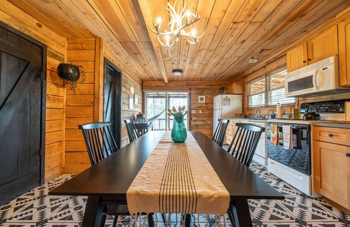 Denniston Cabin | LUXE KY Cabin Retreat- Wraparound Porch for Escape in Nature's Serenity-DBNF/RRG