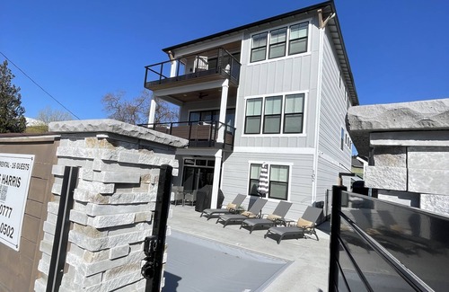 Wapato Point House | LUXE Lake House - Downtown - Heated Saltwater Pool w/auto cover -near Marina