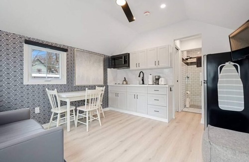 Port Dover Condo | Luxe Lodges on Lake Erie ~ Bunkie ~ Beach Access