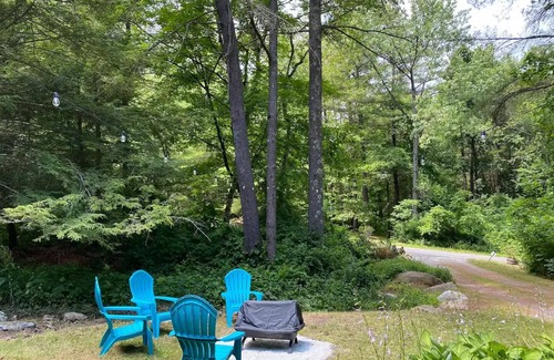 Great Barrington Cabin | Luxe Log Cabin Minutes From Skiing, Hiking, & More
